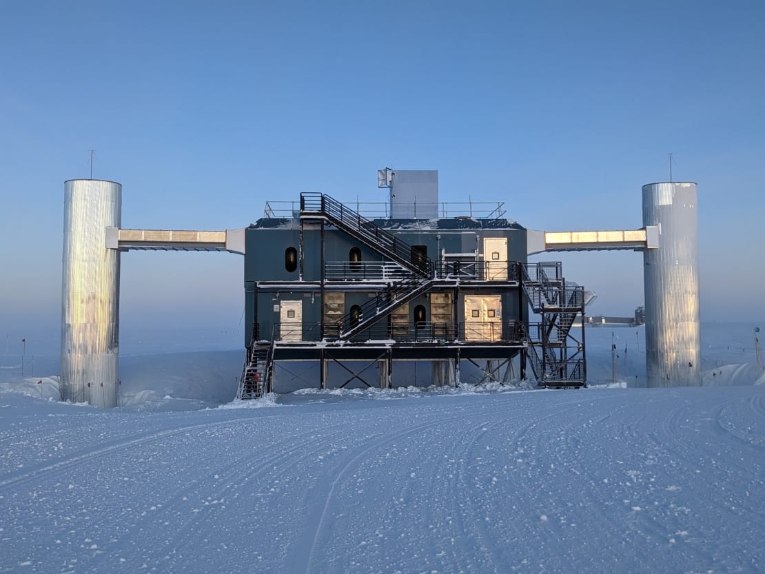 The IceCube Lab after snow grooming.