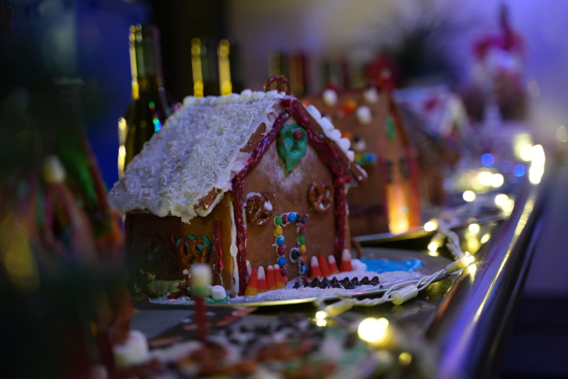 Close up on small gingerbread house.